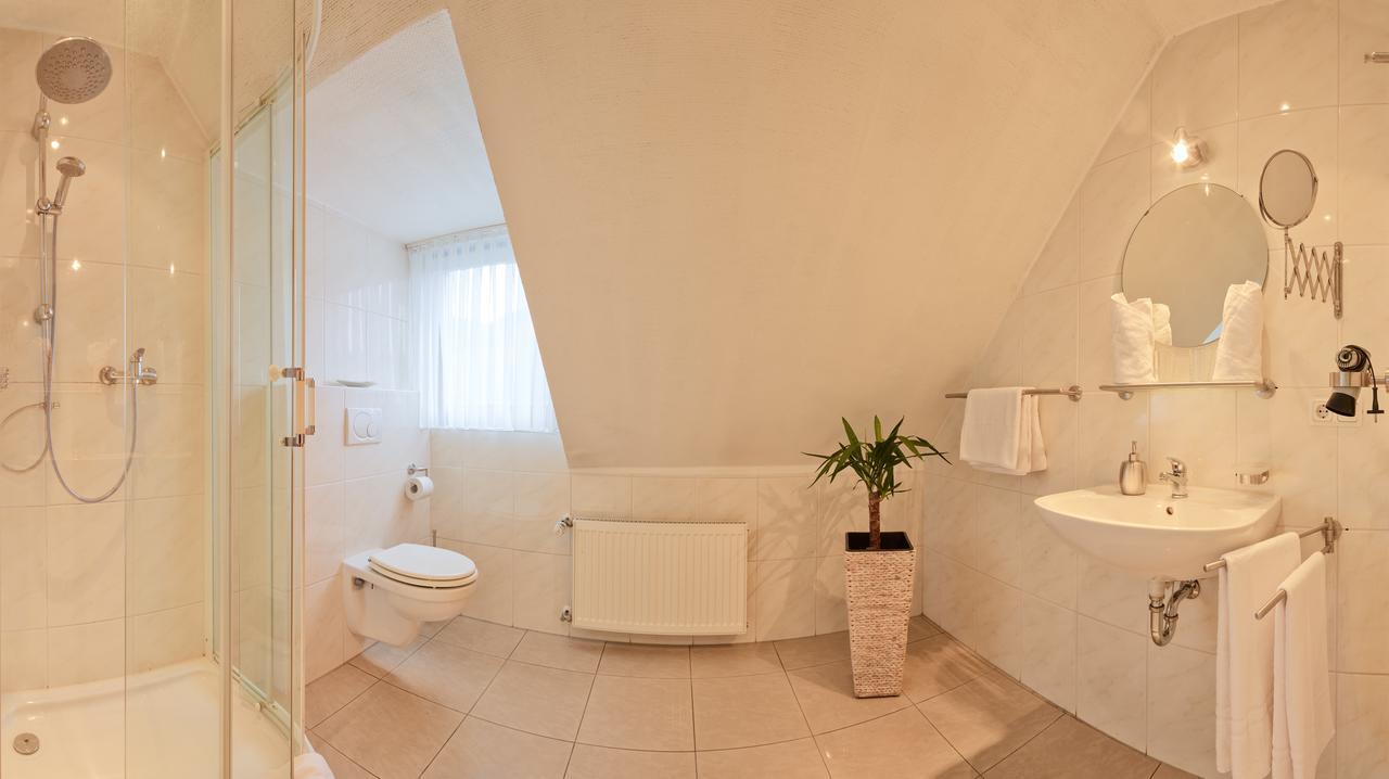 Gaestehaus Alexanderhof Leiwen Zewnętrze zdjęcie